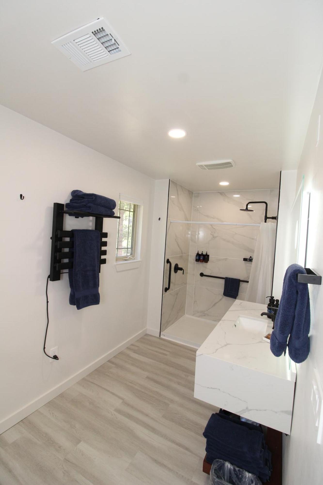 Aspen Springs Angel Fire Aparthotel Room photo